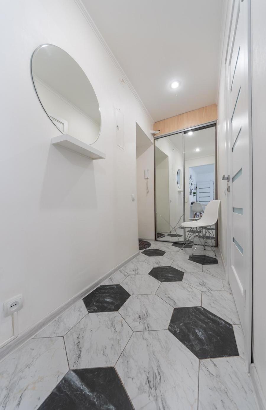Flat 24 On Lesi Ukrainki 12 With 1 Bedroom Kyiv Exterior photo